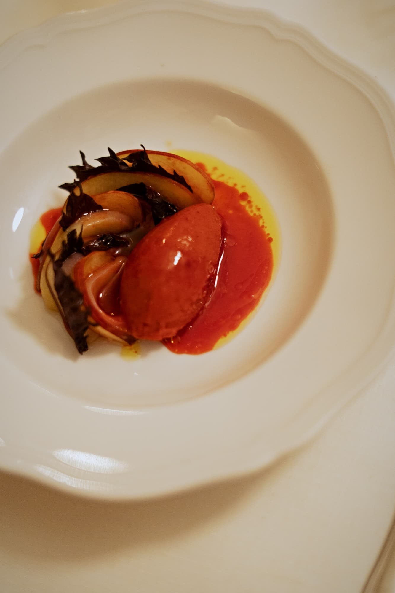 Une quenelle écarlate, trévise et pomme