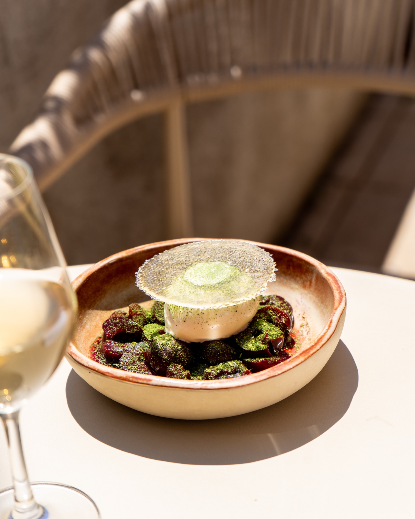Cerises, glace et tuile — en terrasse